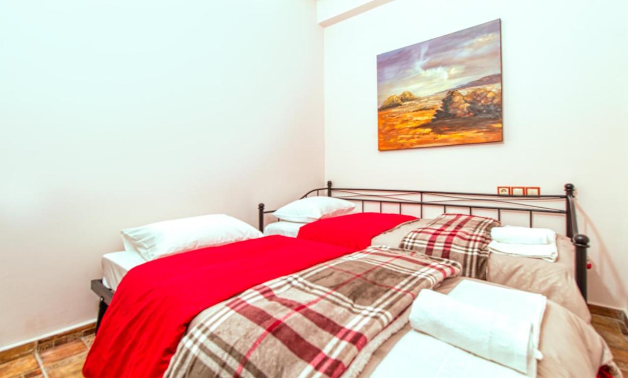 Filippos Acharnes Apartment Bagian luar foto